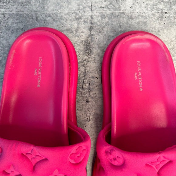 Louis Vuitton Pool Pillow Flat Comfort Slides - Picture 3 of 14